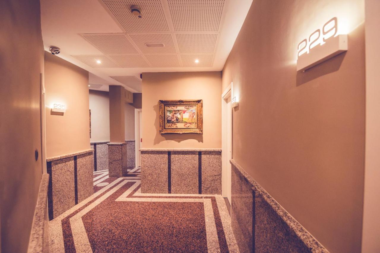 מדריד Hostal Marlasca מראה חיצוני תמונה
