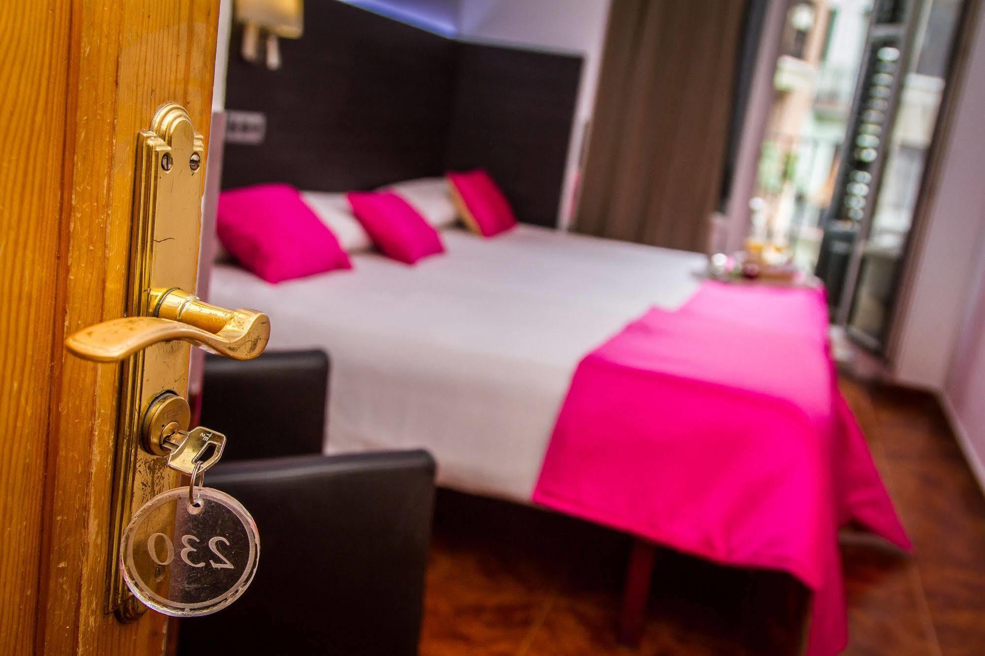 מדריד Hostal Marlasca מראה חיצוני תמונה